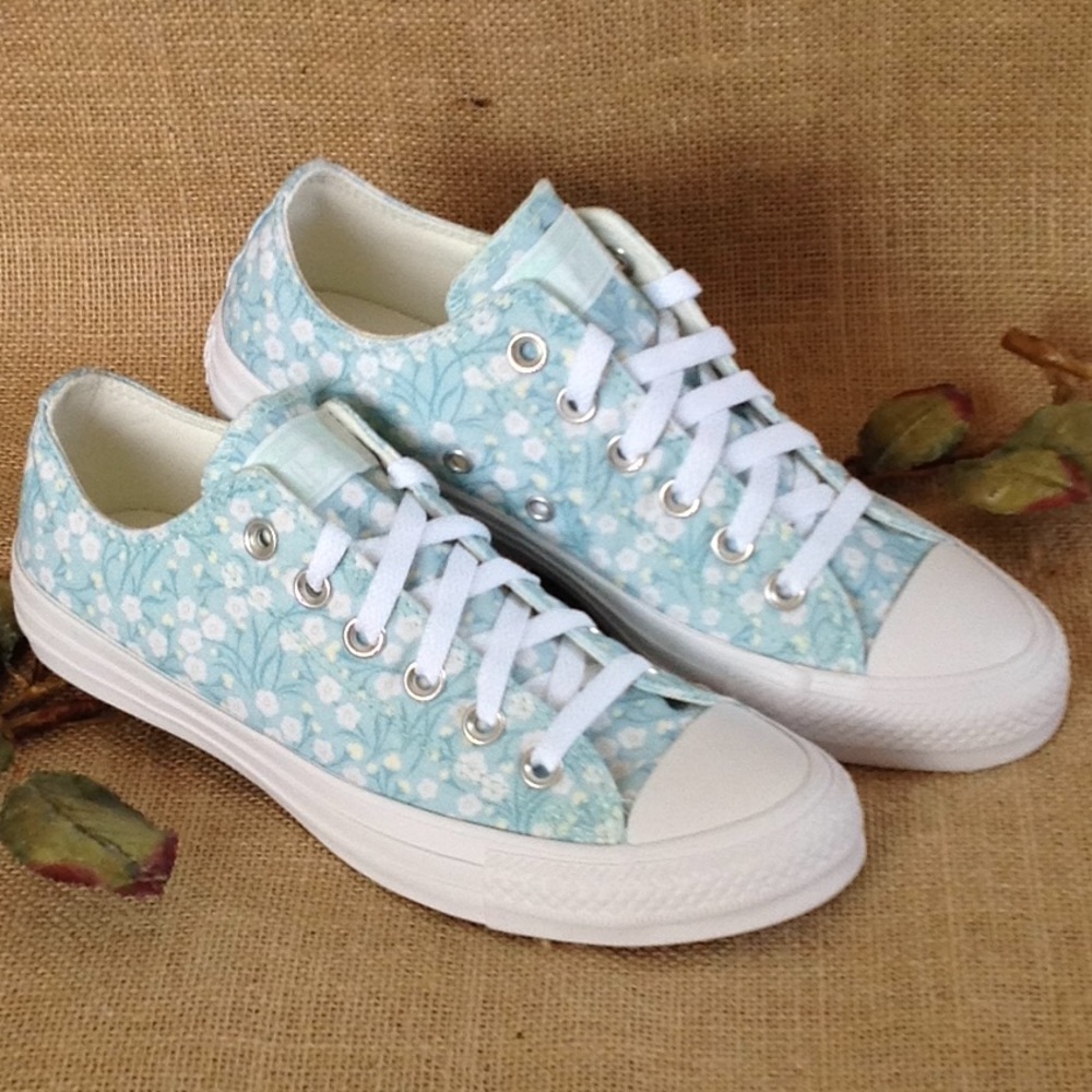 Converse Women's Ditsy Floral Sneakers Ocean Mint (Green) Color EUC Size 7